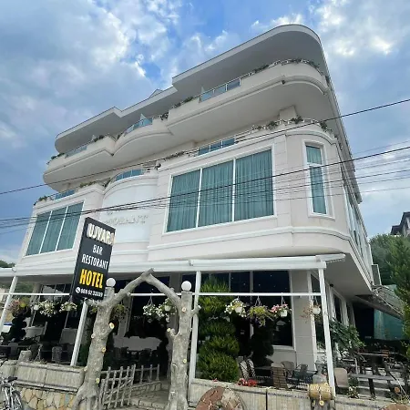 Ujvara Hotel