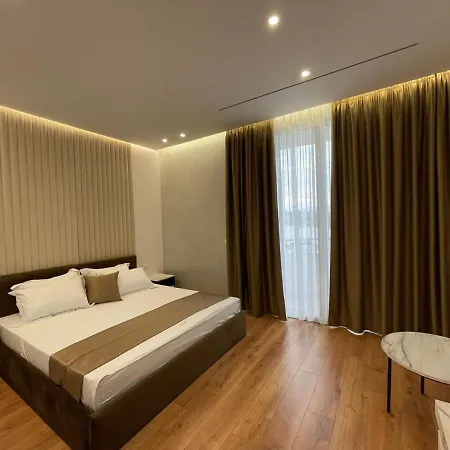 Ujvara Hotel Belsh
