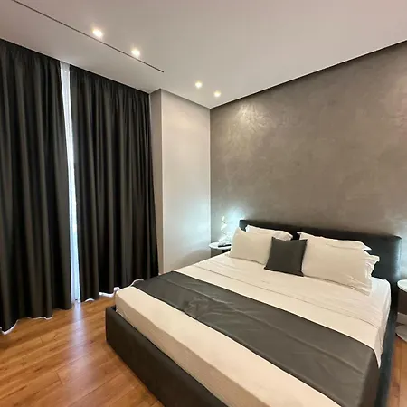 Ujvara Hotel *